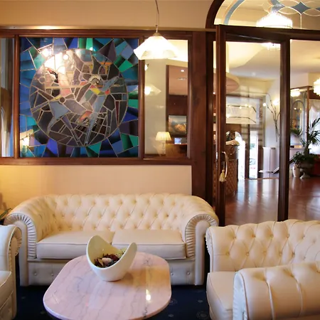 Отель Continentale 4*