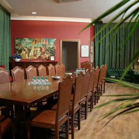 Continentale Hotel 4*